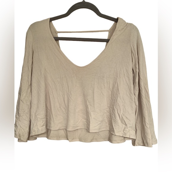 Forever 21 Tops - FOREVER 21 Cropped Flowy Open Back Top Beige Size: US Small